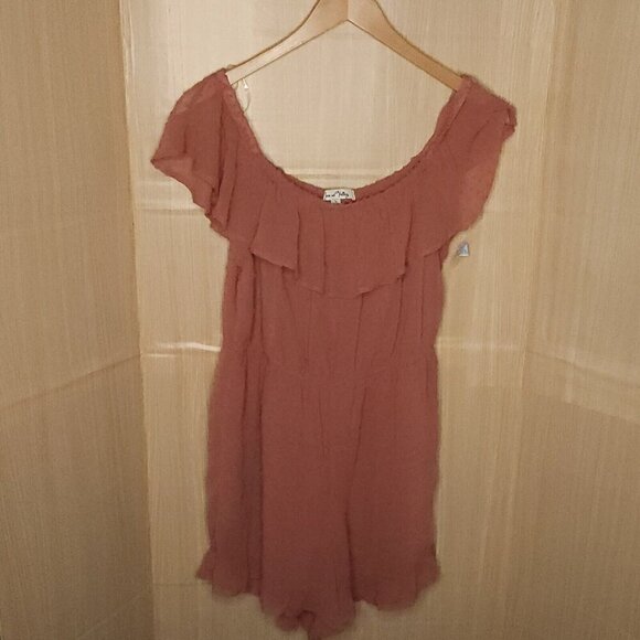 Vine And Valley New Dusty Rose Pink Off The Shoulder Swiss Dot Romper Large - Picture 1 of 7